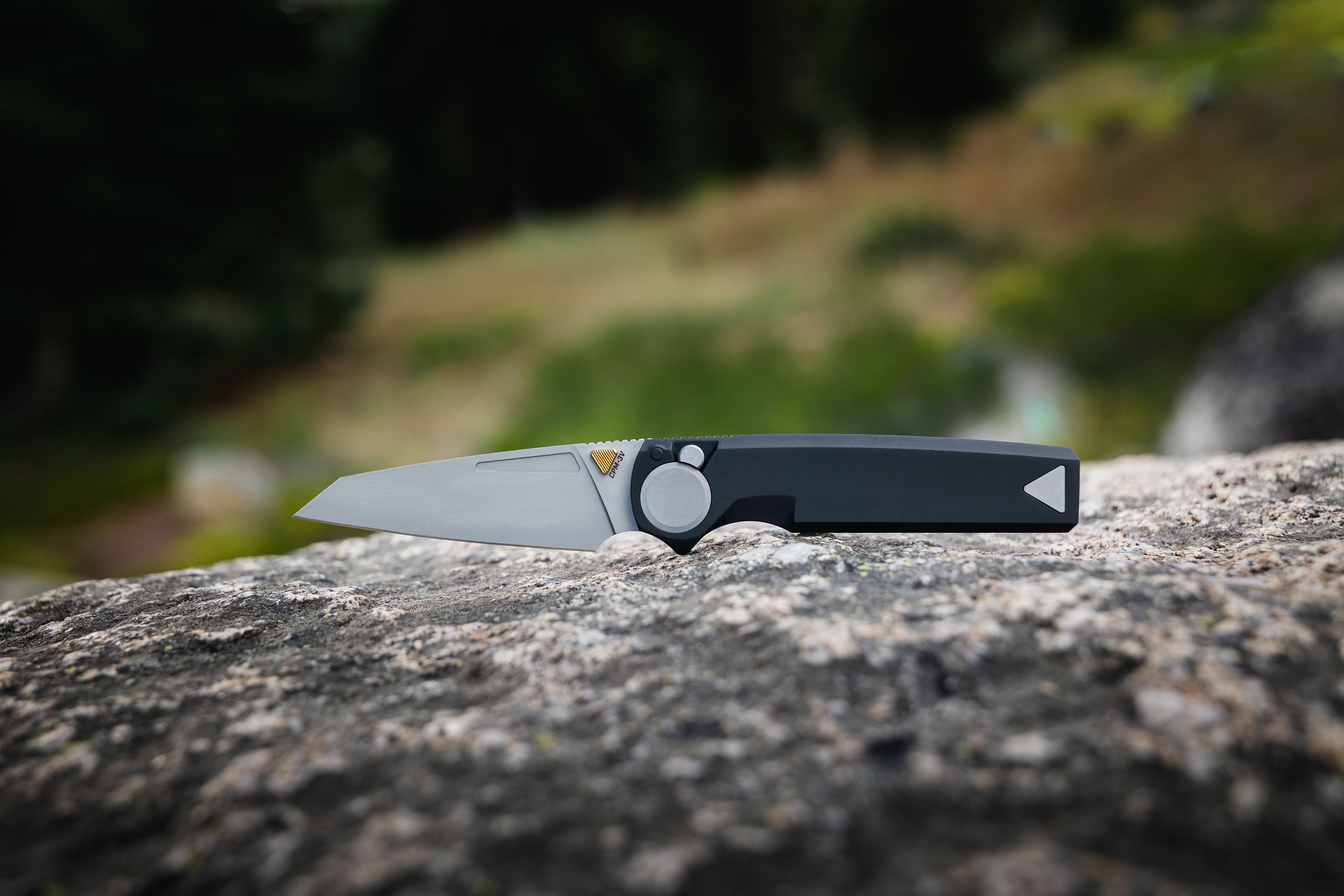 RMX™ Thumbstud Reverse Tanto, CPM-3V