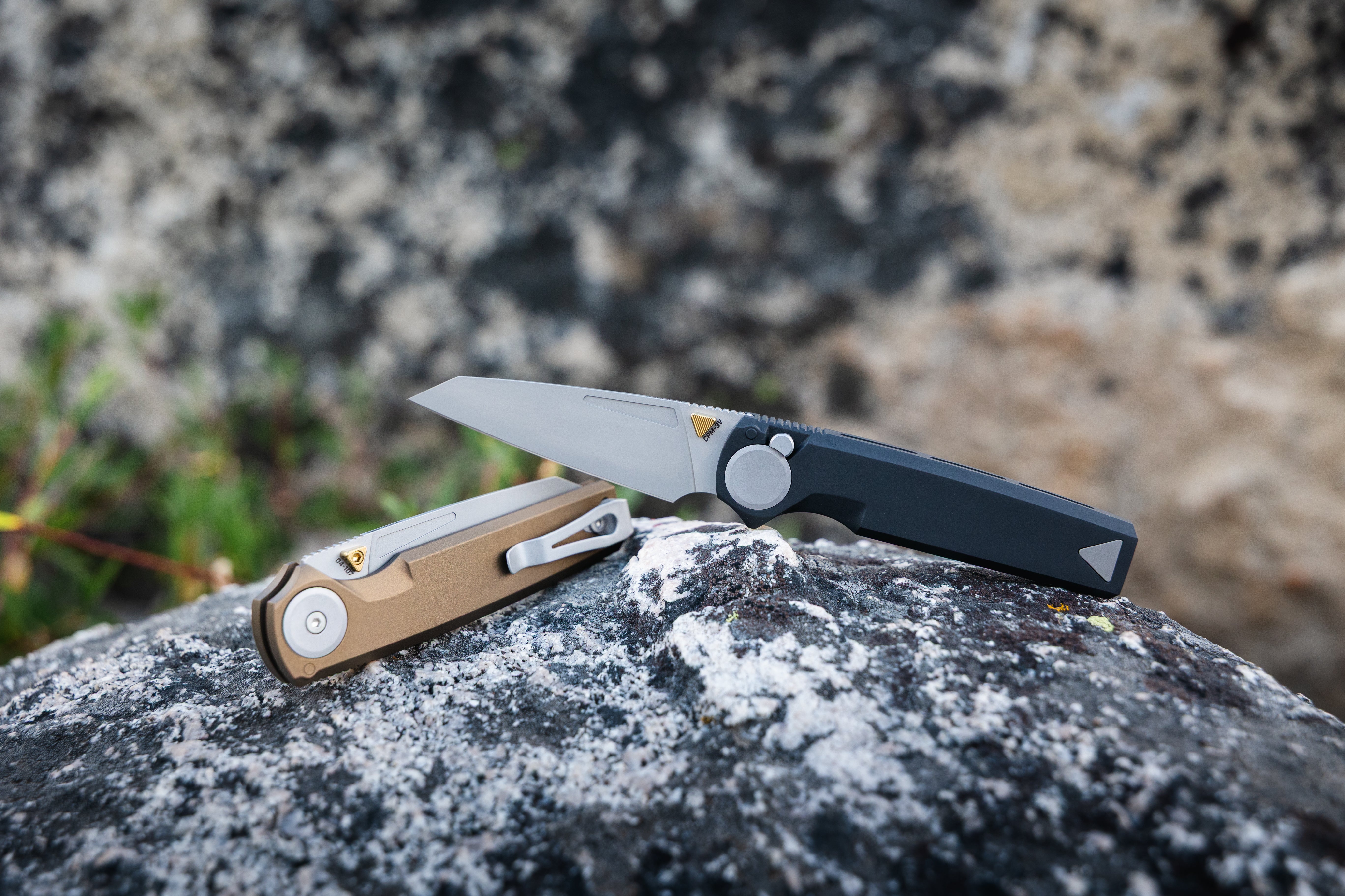 RMX™ Thumbstud Reverse Tanto, CPM-3V